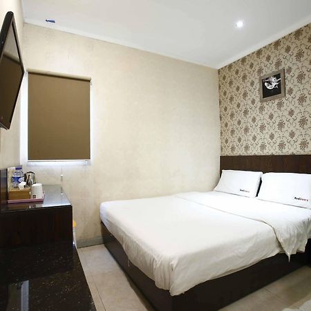 Hotel Reddoorz @ Gajah Mada Dżakarta Zewnętrze zdjęcie