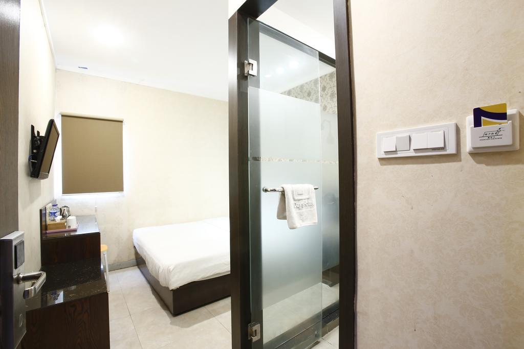 Hotel Reddoorz @ Gajah Mada Dżakarta Zewnętrze zdjęcie