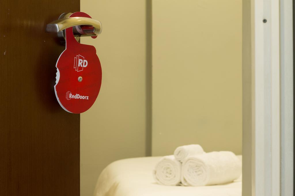 Hotel Reddoorz @ Gajah Mada Dżakarta Zewnętrze zdjęcie